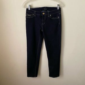 Women’s WHBM Crop Leg Jean. 0